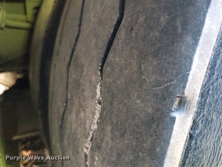 image for item GJ9184 2001 Gillig transit bus