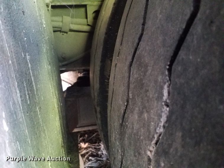 image for item GJ9184 2001 Gillig transit bus