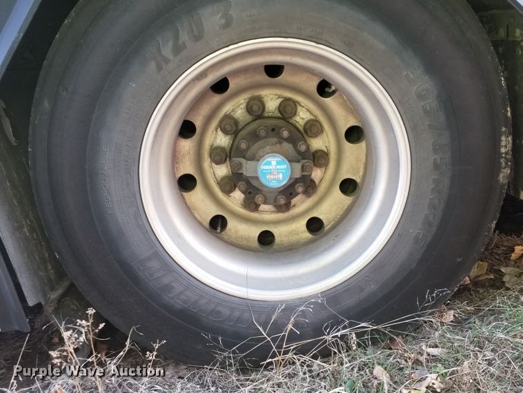 image for item GJ9184 2001 Gillig transit bus