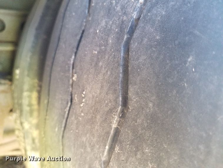 image for item GJ9184 2001 Gillig transit bus