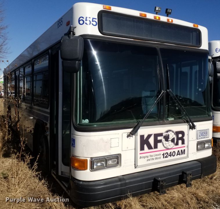 image for item GJ9185 2001 Gillig transit bus