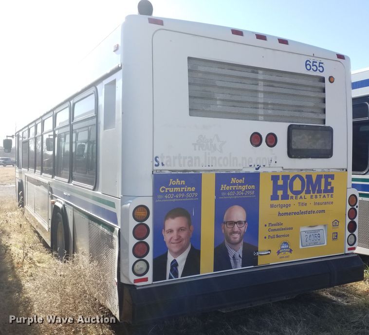 image for item GJ9185 2001 Gillig transit bus