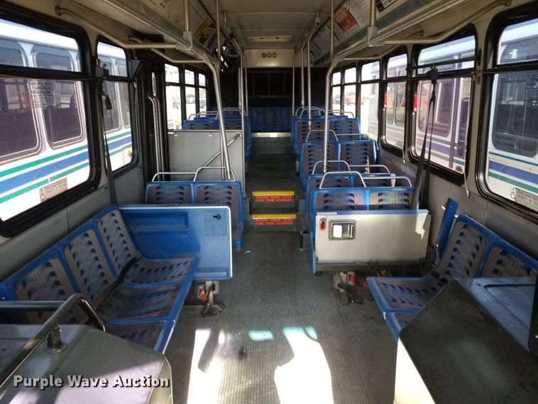 image for item GJ9185 2001 Gillig transit bus