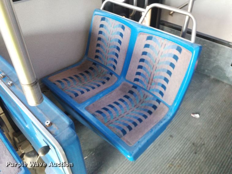 image for item GJ9185 2001 Gillig transit bus