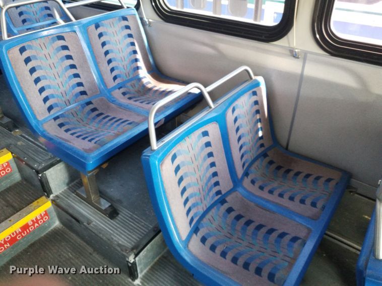 image for item GJ9185 2001 Gillig transit bus