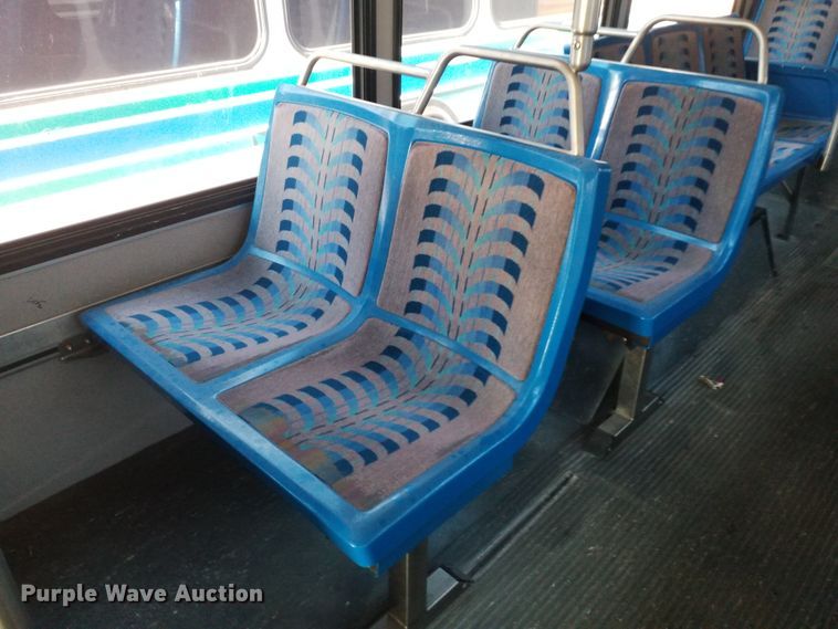 image for item GJ9185 2001 Gillig transit bus