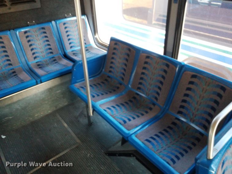 image for item GJ9185 2001 Gillig transit bus