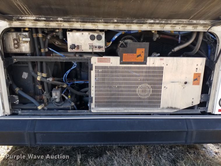 image for item GJ9185 2001 Gillig transit bus