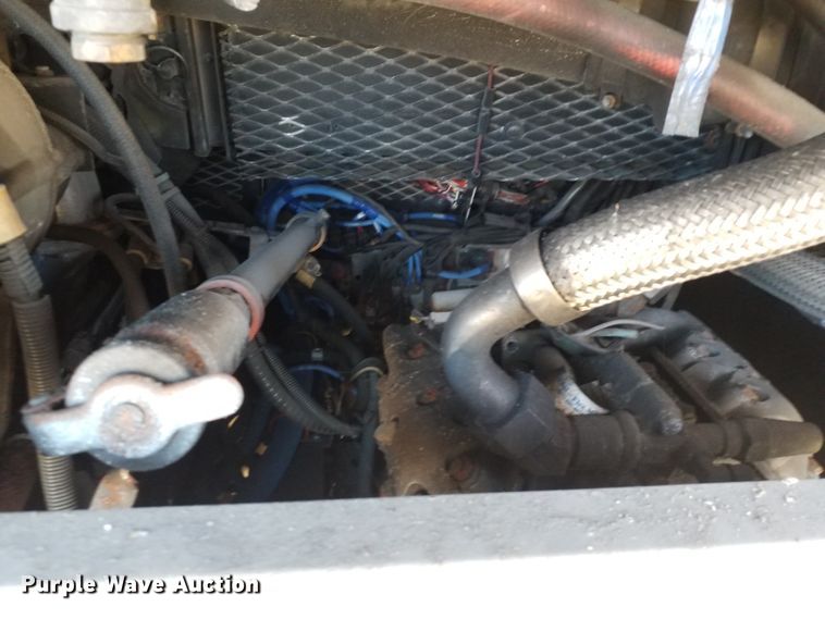 image for item GJ9185 2001 Gillig transit bus