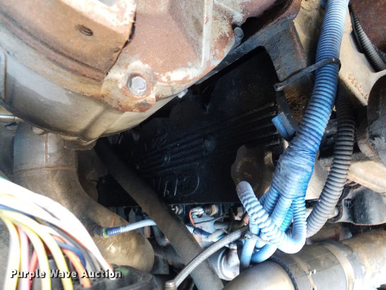 image for item GJ9185 2001 Gillig transit bus