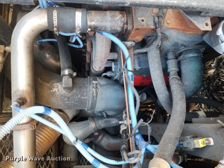 image for item GJ9185 2001 Gillig transit bus