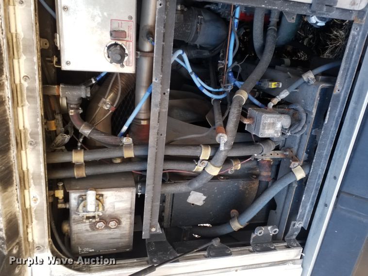 image for item GJ9185 2001 Gillig transit bus