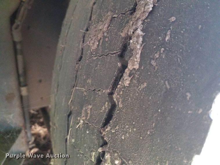 image for item GJ9185 2001 Gillig transit bus