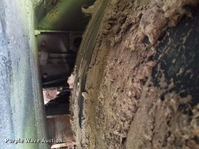 image for item GJ9185 2001 Gillig transit bus