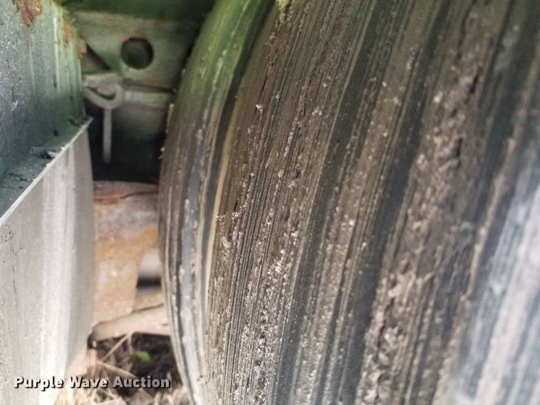 image for item GJ9185 2001 Gillig transit bus