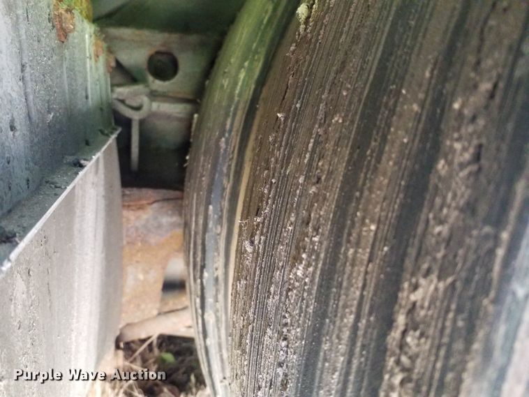 image for item GJ9185 2001 Gillig transit bus