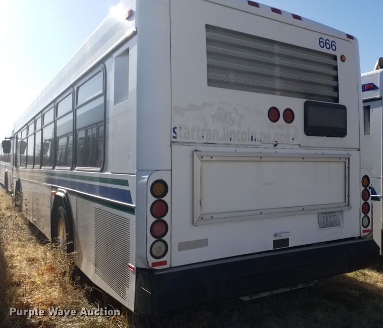 image for item GJ9186 2001 Gillig transit bus