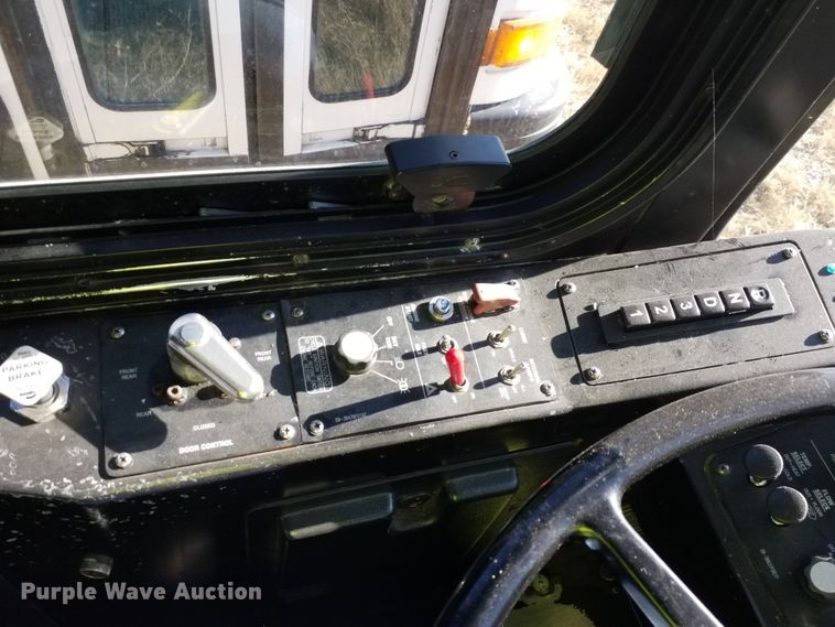 image for item GJ9186 2001 Gillig transit bus