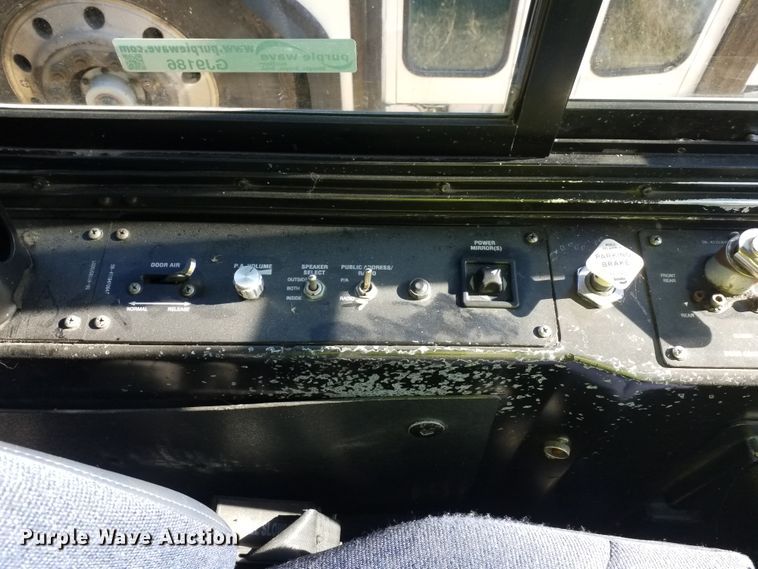 image for item GJ9186 2001 Gillig transit bus