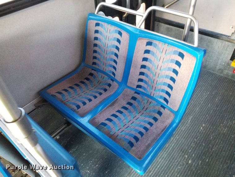 image for item GJ9186 2001 Gillig transit bus