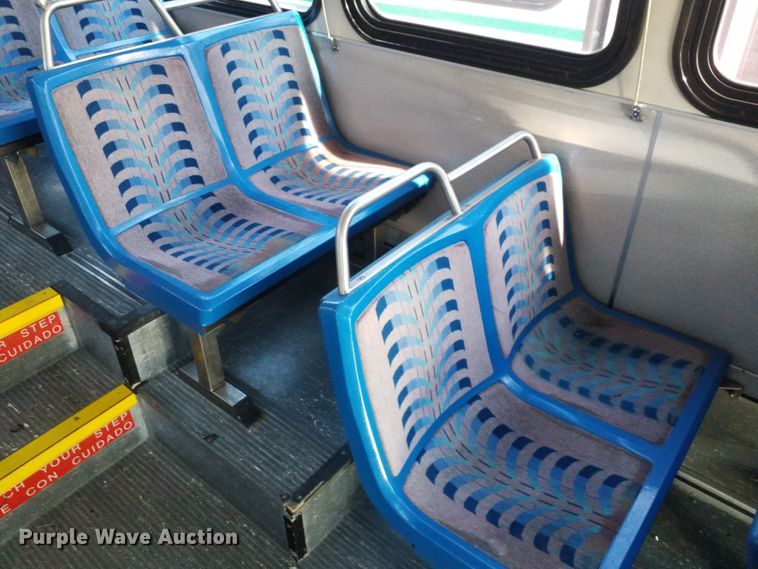 image for item GJ9186 2001 Gillig transit bus