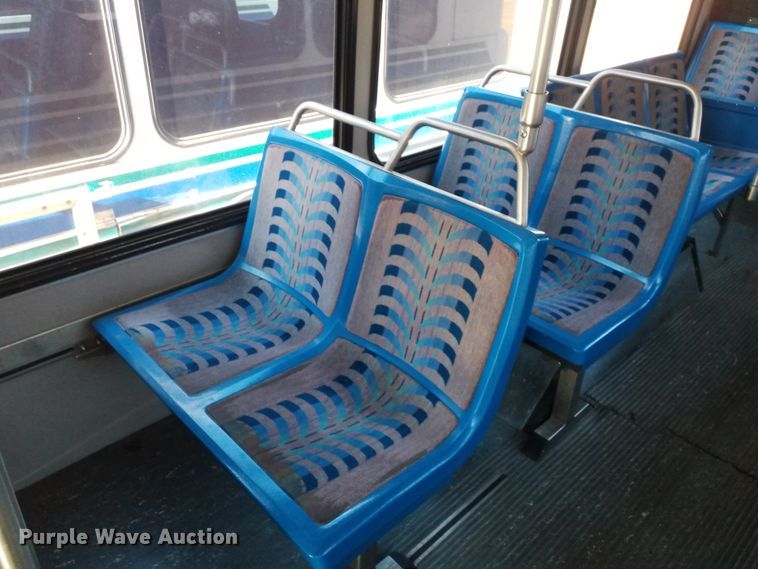 image for item GJ9186 2001 Gillig transit bus