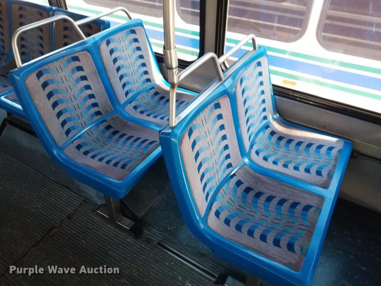 image for item GJ9186 2001 Gillig transit bus