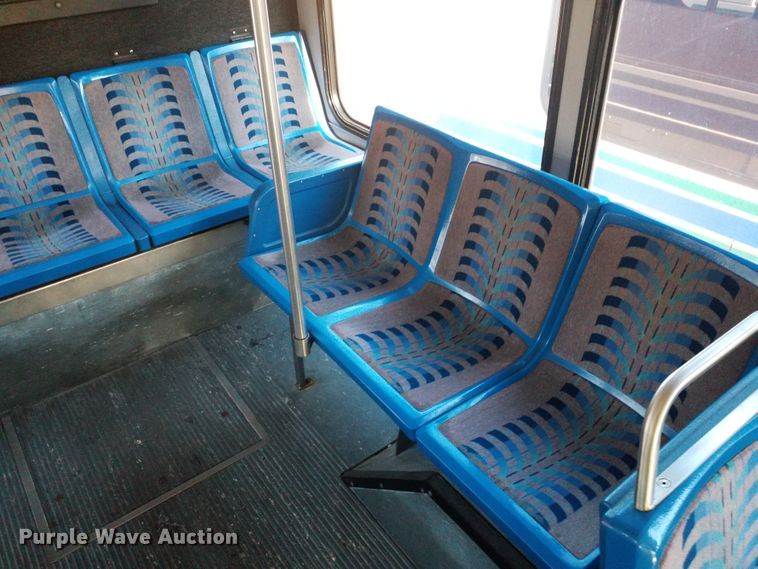 image for item GJ9186 2001 Gillig transit bus