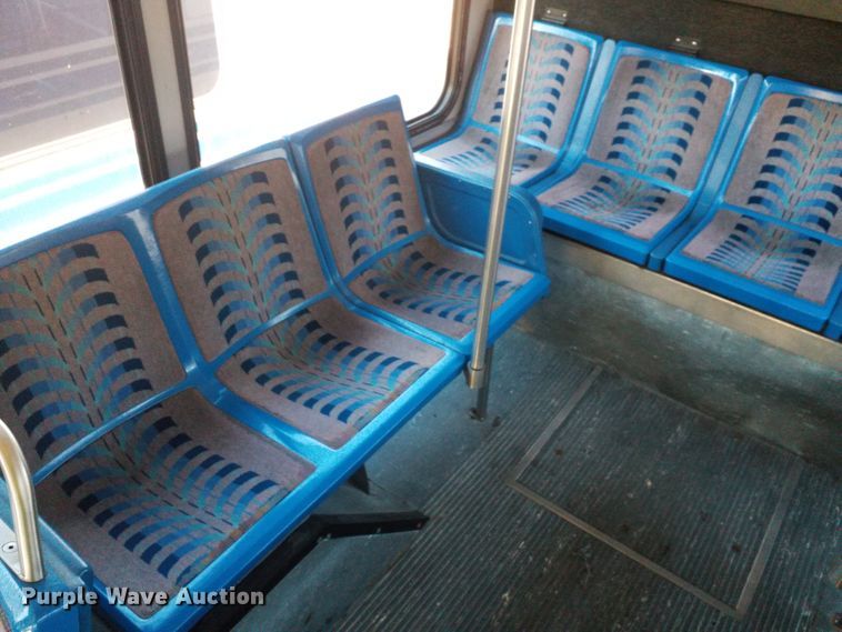 image for item GJ9186 2001 Gillig transit bus