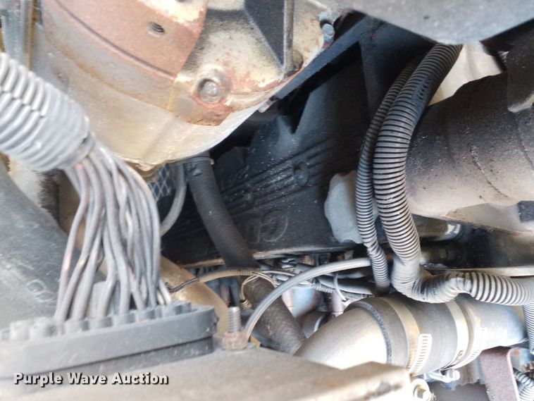 image for item GJ9186 2001 Gillig transit bus