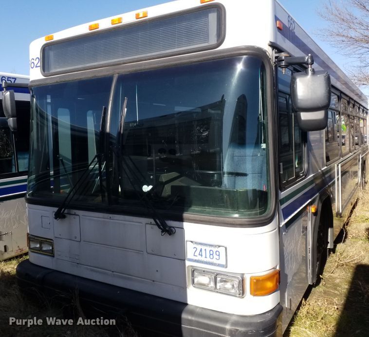 image for item GJ9187 2001 Gillig transit bus