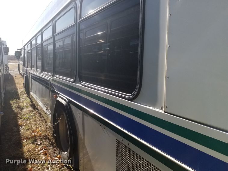 image for item GJ9187 2001 Gillig transit bus