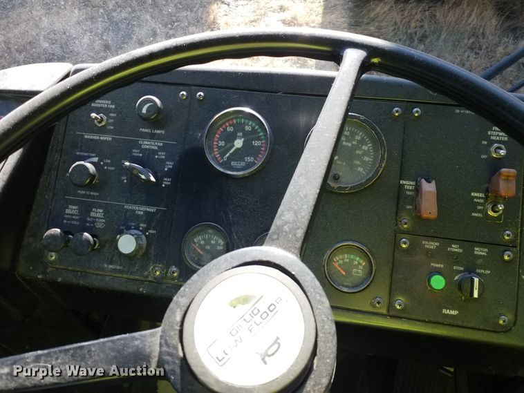 image for item GJ9187 2001 Gillig transit bus