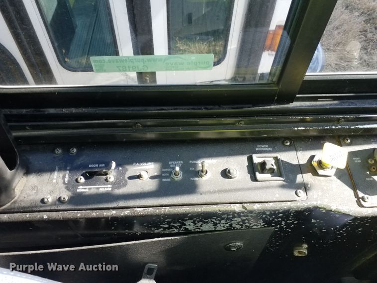 image for item GJ9187 2001 Gillig transit bus