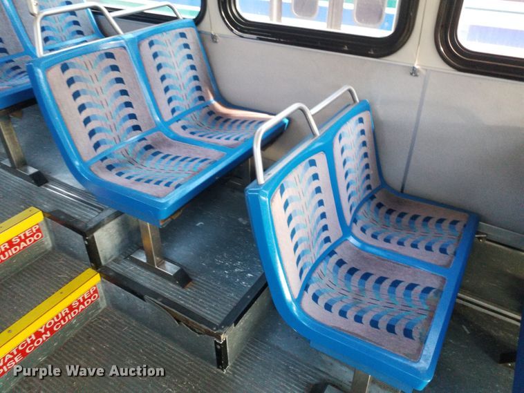 image for item GJ9187 2001 Gillig transit bus