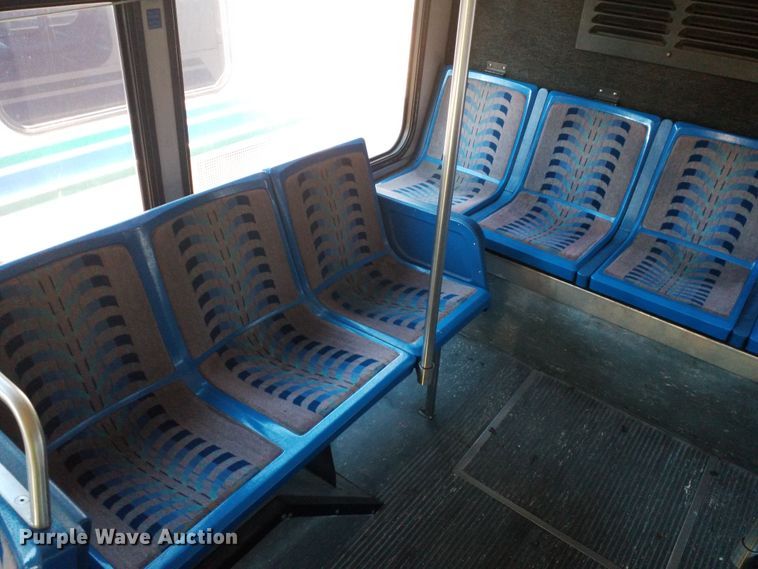 image for item GJ9187 2001 Gillig transit bus