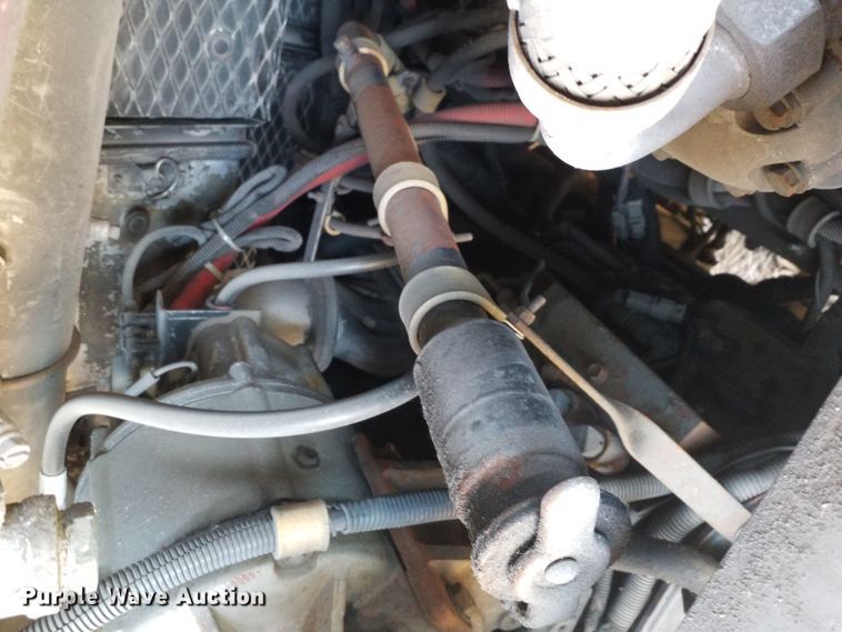 image for item GJ9187 2001 Gillig transit bus