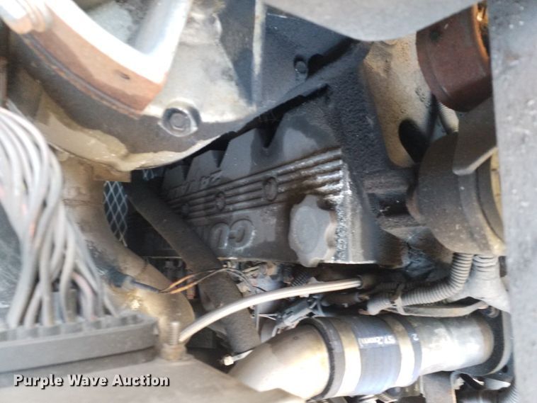 image for item GJ9187 2001 Gillig transit bus