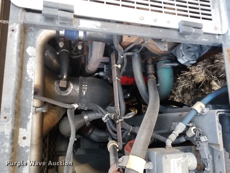 image for item GJ9187 2001 Gillig transit bus