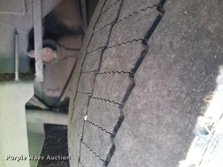 image for item GJ9187 2001 Gillig transit bus