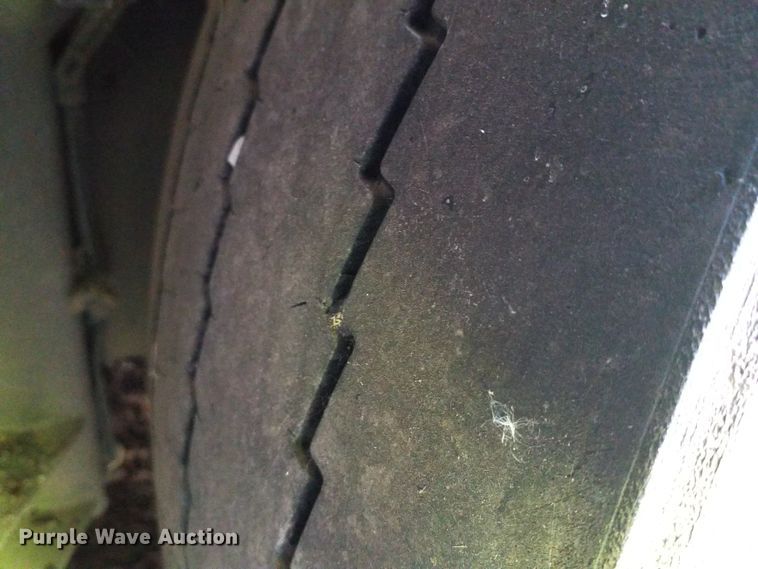 image for item GJ9187 2001 Gillig transit bus