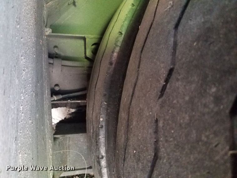 image for item GJ9187 2001 Gillig transit bus