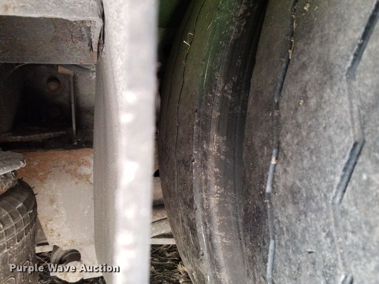 image for item GJ9187 2001 Gillig transit bus