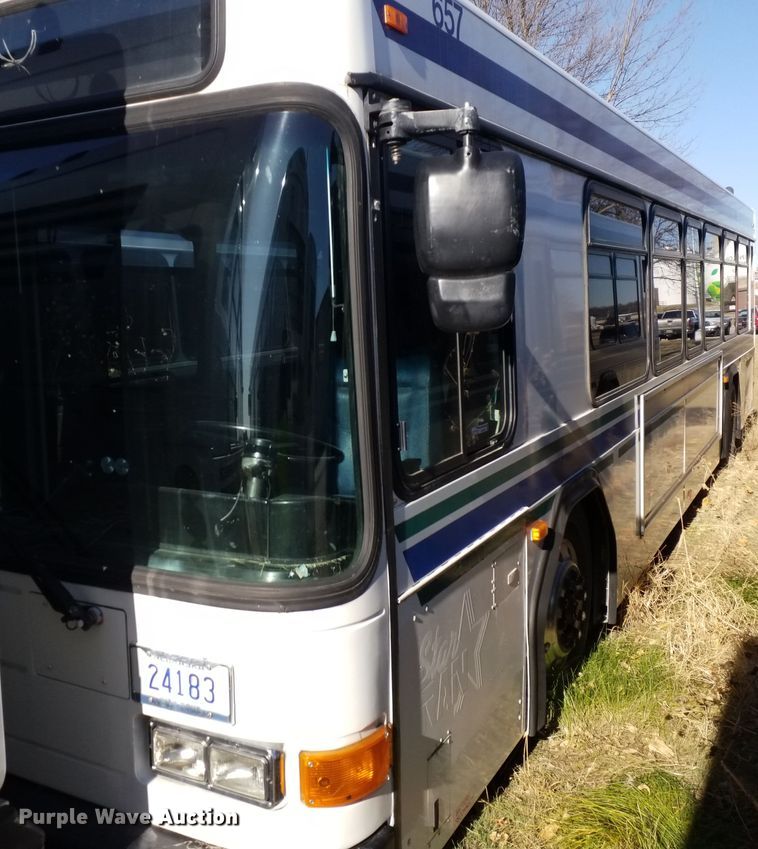 image for item GJ9188 2001 Gillig transit bus