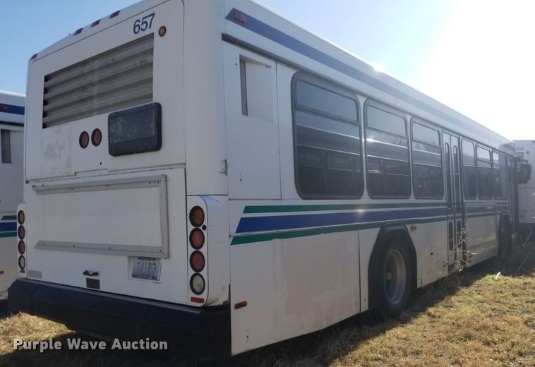 image for item GJ9188 2001 Gillig transit bus