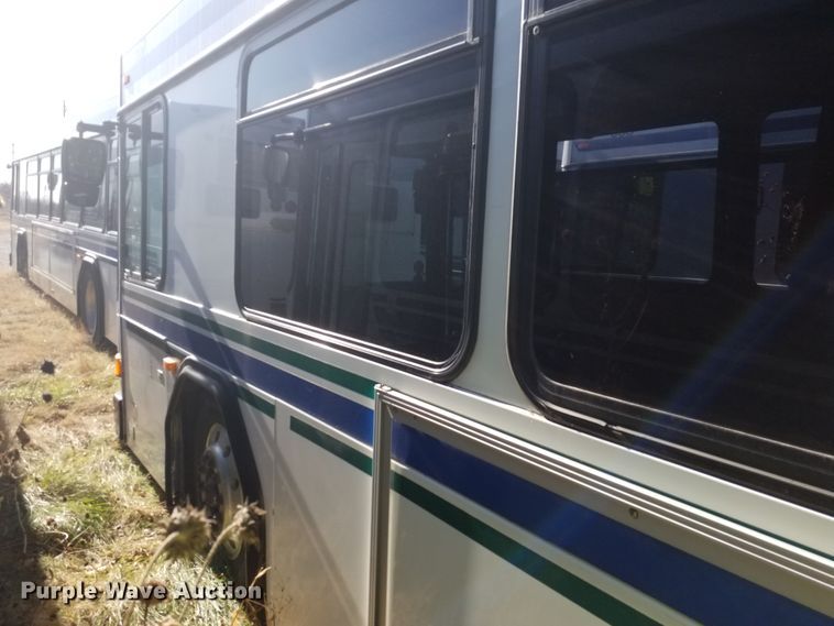 image for item GJ9188 2001 Gillig transit bus