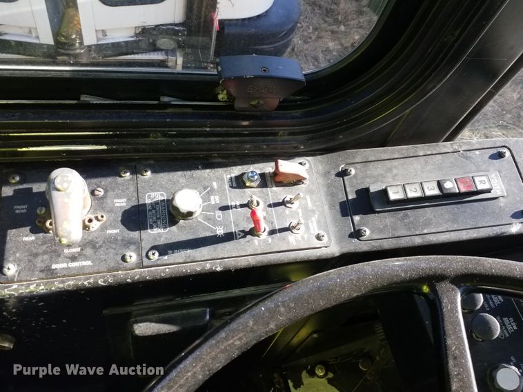 image for item GJ9188 2001 Gillig transit bus