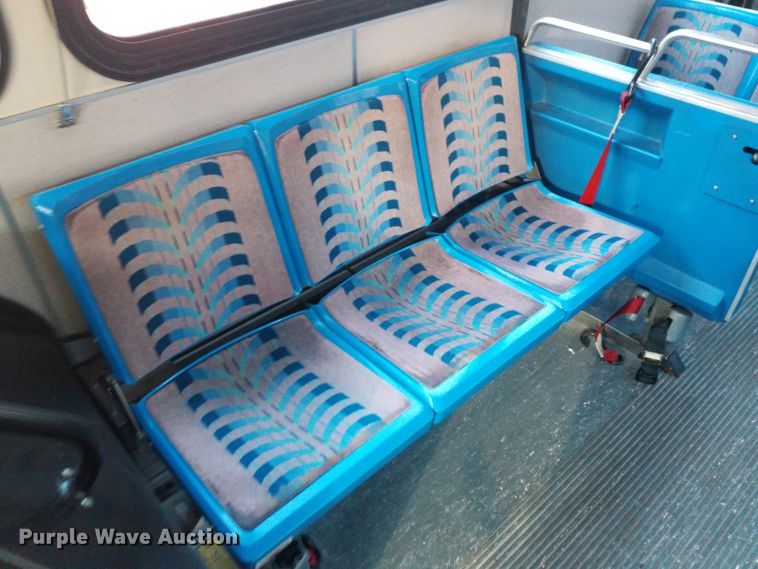 image for item GJ9188 2001 Gillig transit bus