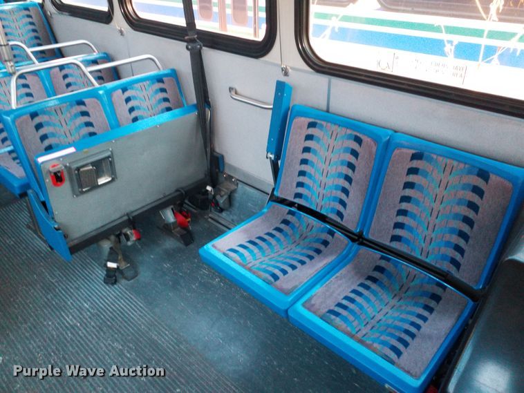 image for item GJ9188 2001 Gillig transit bus