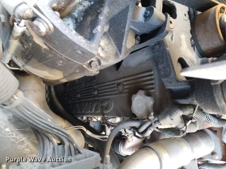 image for item GJ9188 2001 Gillig transit bus